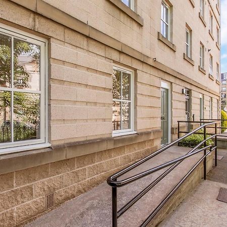 Modern City Centre 2 Bedroom 2 Bathroom Apartments, Main Door Ground With Private Parking Edinburg Exteriör bild